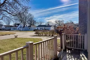 2406 Brittany Ln, Rock Island, IL 61201 - Photo 5