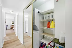 815 Leicester Rd, Elk Grove Village, IL 60007 - Photo 23