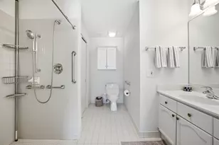 815 Leicester Rd, Elk Grove Village, IL 60007 - Photo 15