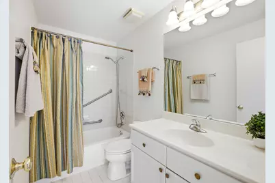 815 Leicester Road #109, Elk Grove Village, IL 60007 - Photo 21