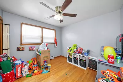 4913 W Warwick Avenue, Chicago, IL 60641 - Photo 11