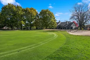 868 Longmeadow Ct, Lake Barrington, IL 60010 - Photo 3