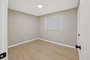 525 N Springfield Ave, Chicago, IL 60624 - Photo 9