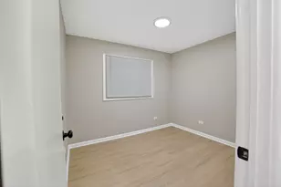 525 N Springfield Ave, Chicago, IL 60624 - Photo 11