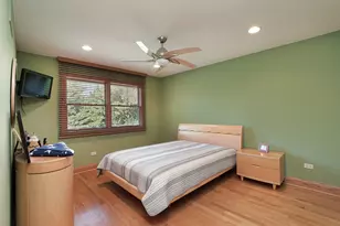 730 Castlewood Ln, Deerfield, IL 60015 - Photo 9