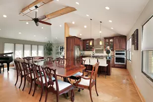 730 Castlewood Ln, Deerfield, IL 60015 - Photo 3