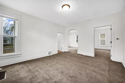 449 N 3rd Avenue, Canton, IL 61520 - Photo 5