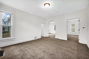 449 N 3rd Ave, Canton, IL 61520 - Photo 5