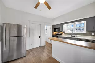 449 N 3rd Ave, Canton, IL 61520 - Photo 7