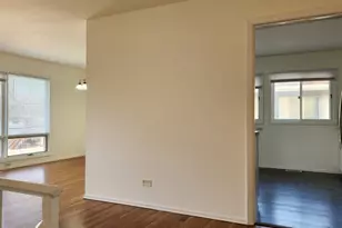 1360 Devonshire Ln, Hoffman Estates, IL 60169 - Photo 9