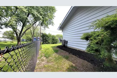 1360 Devonshire Lane, Hoffman Estates, IL 60169 - Photo 37