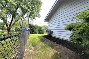 1360 Devonshire Ln, Hoffman Estates, IL 60169 - Photo 37