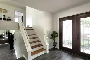 1360 Devonshire Ln, Hoffman Estates, IL 60169 - Photo 5