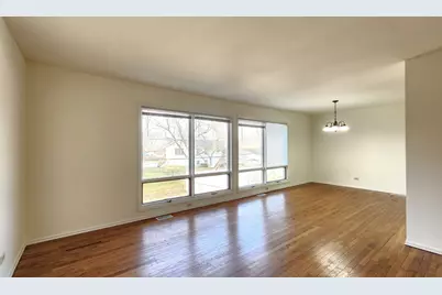 1360 Devonshire Lane, Hoffman Estates, IL 60169 - Photo 11