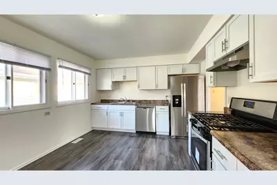 1360 Devonshire Lane, Hoffman Estates, IL 60169 - Photo 17