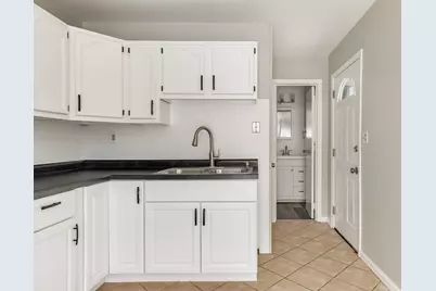 2119 Hermon Avenue, Zion, IL 60099 - Photo 7