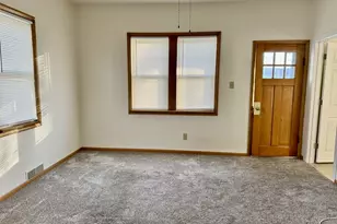 102 W 3rd St, Oglesby, IL 61348 - Photo 5