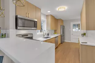 6304 N Troy St, Chicago, IL 60659 - Photo 9