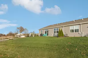 952 Darwin St, North Aurora, IL 60542 - Photo 21