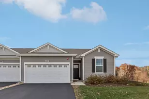 952 Darwin St, North Aurora, IL 60542 - Photo 1