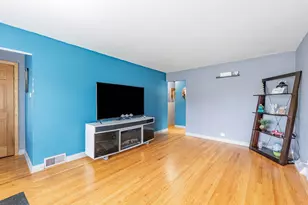 6928 W 63rd Pl, Chicago, IL 60638 - Photo 5