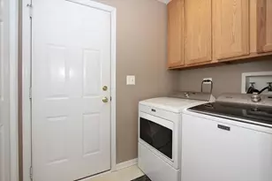 2936 Avalon Dr, Elgin, IL 60124 - Photo 9