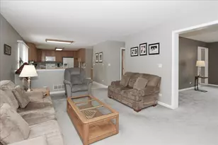 2936 Avalon Dr, Elgin, IL 60124 - Photo 15