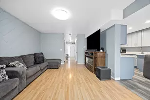 1823 Whaler Ln, Hanover Park, IL 60133 - Photo 7