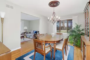 1204 Sleepy Hollow Ln, Darien, IL 60561 - Photo 7