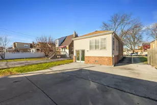 3243 W 112th Pl, Chicago, IL 60655 - Photo 29