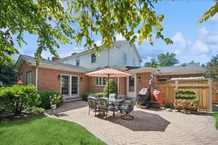 1245 Canterbury Ln, Glenview, IL 60025 - Photo 27