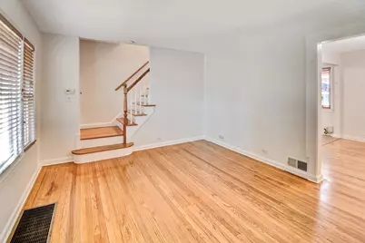 8303 Lawndale Avenue, Skokie, IL 60076 - Photo 7