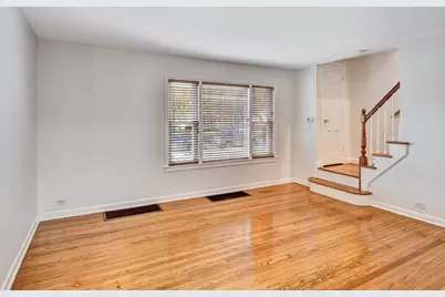 8303 Lawndale Avenue, Skokie, IL 60076 - Photo 3