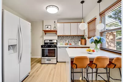 8303 Lawndale Avenue, Skokie, IL 60076 - Photo 5