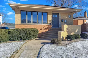 9717 S Kenneth Ave, Oak Lawn, IL 60453 - Photo 1