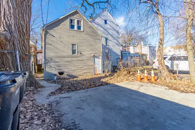 8111 S Muskegon Avenue, Chicago, IL 60617 - Photo 35