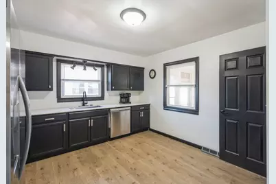 3323 25 Avenue, Rock Island, IL 61201 - Photo 5