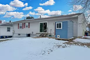 215 Baird St, Dakota, IL 61018 - Photo 27