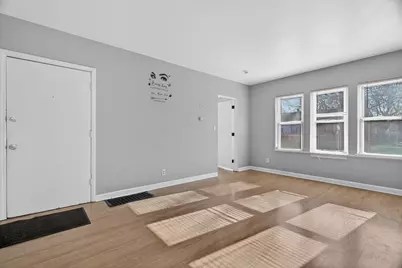 301 S Ottawa Street, Joliet, IL 60436 - Photo 15