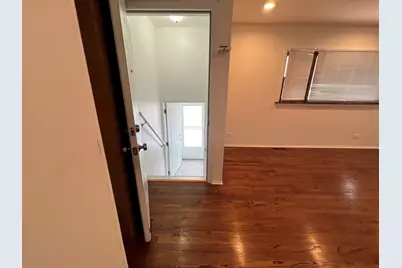 7427 Tripp Avenue, Skokie, IL 60076 - Photo 23