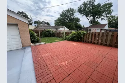 7427 Tripp Avenue, Skokie, IL 60076 - Photo 35