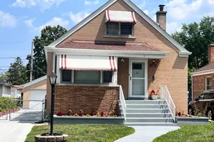 7427 Tripp Ave, Skokie, IL 60076 - Photo 3