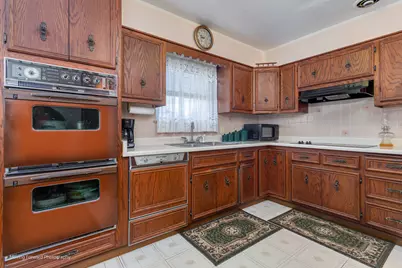 10610 Essex Street, Westchester, IL 60154 - Photo 9