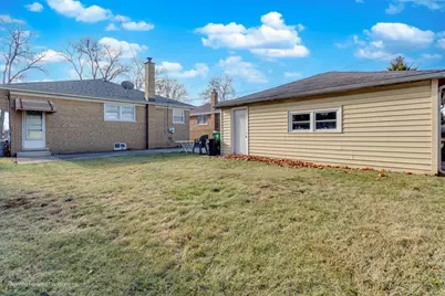 10610 Essex Street, Westchester, IL 60154 - Photo 23