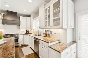 8017 Insignia Ct, Long Grove, IL 60047 - Photo 9