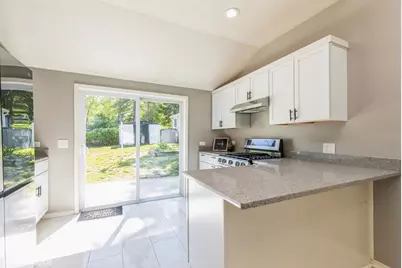 35611 N Grove Avenue, Ingleside, IL 60041 - Photo 5