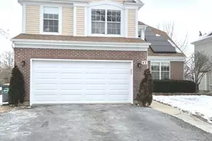 43 Augusta Dr, Streamwood, IL 60107 - Photo 1