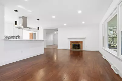 3009 E Oakland Avenue, Bloomington, IL 61704 - Photo 11