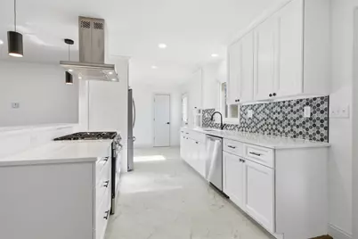 3009 E Oakland Avenue, Bloomington, IL 61704 - Photo 13