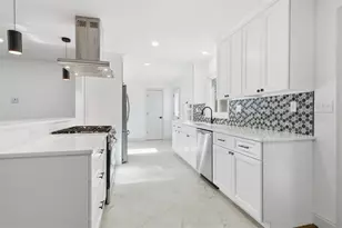 3009 E Oakland Ave, Bloomington, IL 61704 - Photo 13